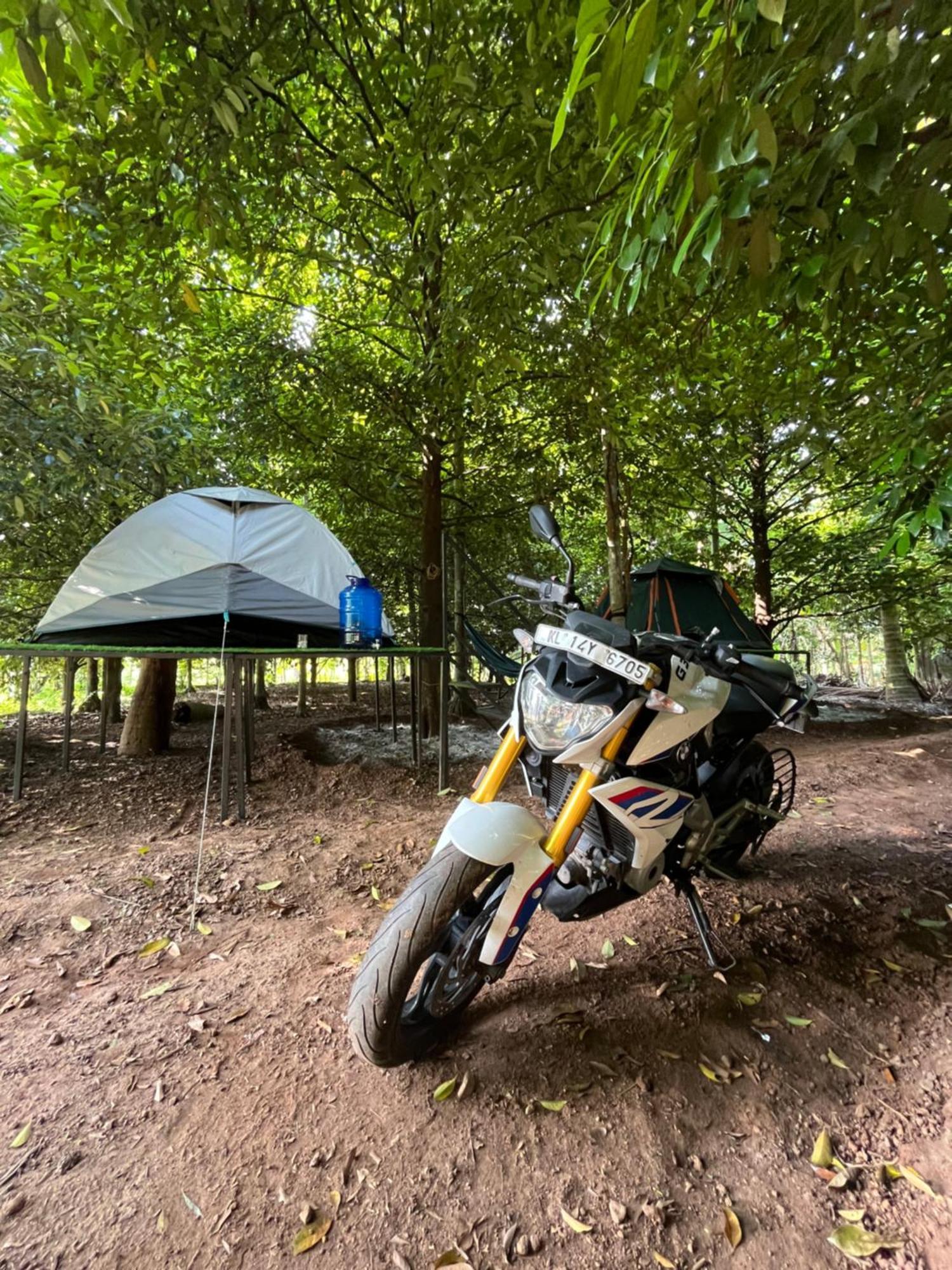 Dragster Tents * Kizhake Chalakudi
